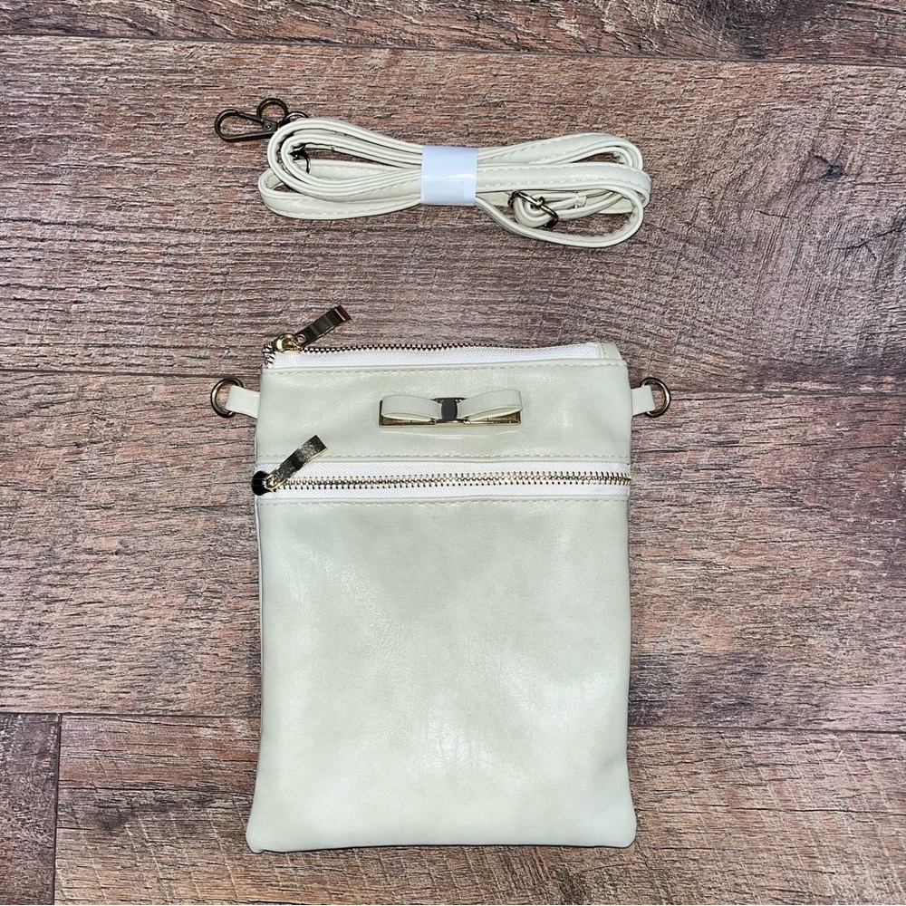 NWOT Cream Vintage Bow Crossbody Purse